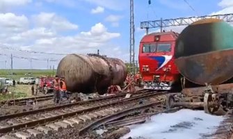 Haos u Rusiji: Voz ispao iz šina, zapalila se cistjerna sa gorivom
