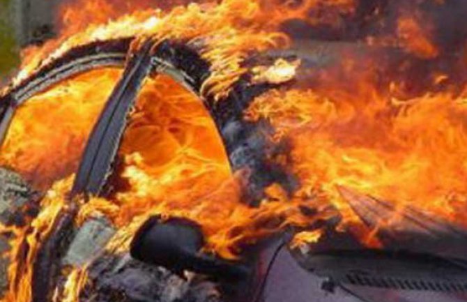 Zapaljen automobil u Bijelom Polju