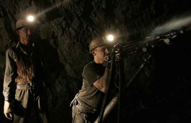 U eksploziji u rudniku jedan rudar poginuo, devet nestalo