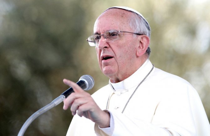 Papa Franjo: Zaprepašćen sam upadom demonstranata u zgradu Kapitola