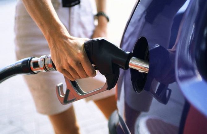 Narednih 15 dana jeftinije cijene goriva