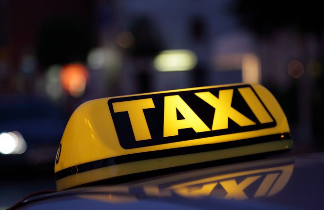 10.oktobra protestna vožnja crnogorskih taksista 