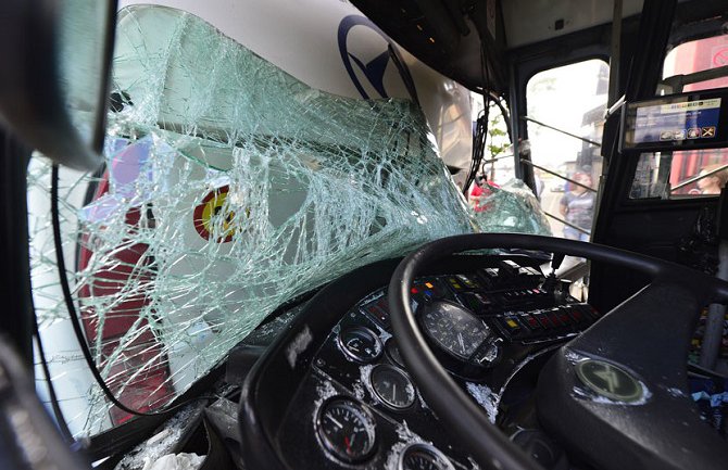 Iran: Prevrnuo se autobus, stradalo 12 učenica i vozač