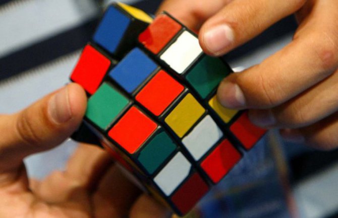  Naučite da složite Rubikovu kocku (VIDEO)