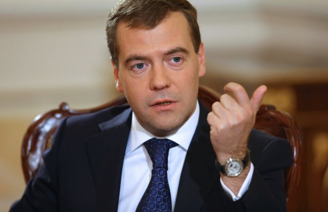 Medvedev predložio razvoj monetarne unije