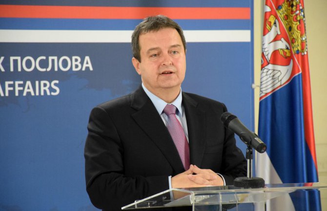 Dačić: Neprihvatljivo vraćati izbjeglice u Srbiju