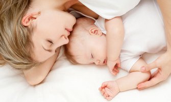Kako uspavati bebu za samo 40 sekundi! (VIDEO)