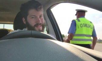 Hit video koji je nasmijao region: Oglasio se Amerikanac koji je ismijavao srbijansku policiju! (VIDEO)