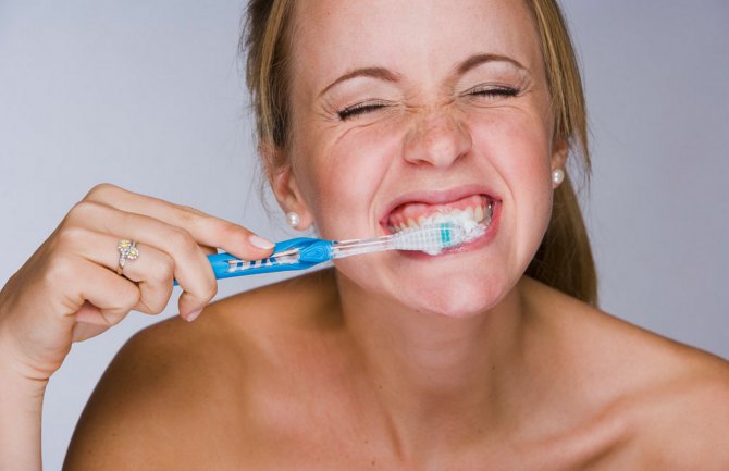 Da li i vi uništavate zube pogrešnim pranjem?