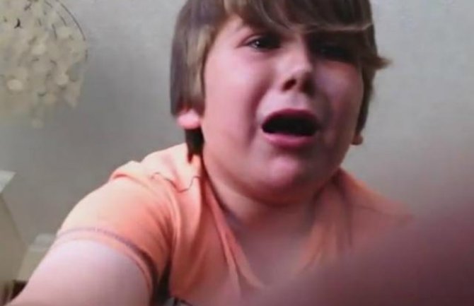 Kada dječak proba najljuću papričicu na svijetu (VIDEO)