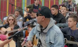 70 gitara zasviralo u čast Tošeta Proeskog (VIDEO)