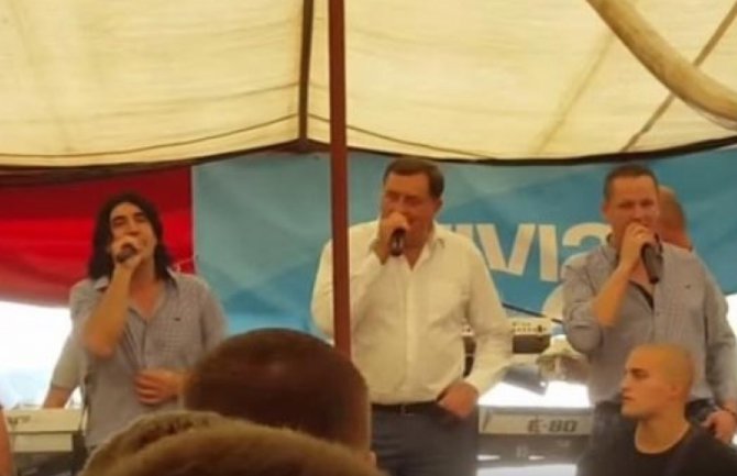 Milorad Dodik opet zapjevao (VIDEO)