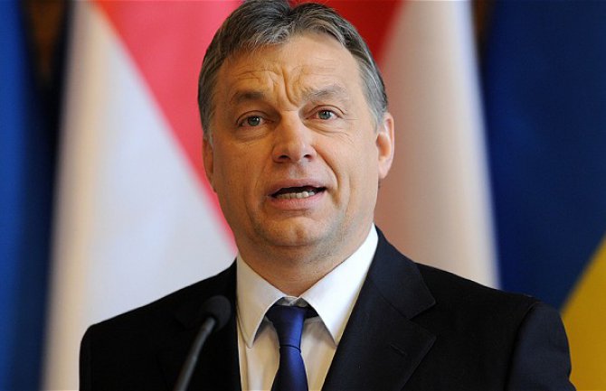 Orban: Izbjeglice izmjestiti izvan Evrope