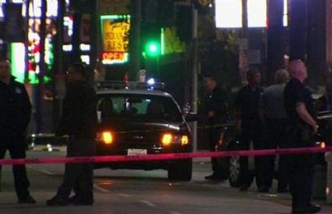 Opet pucnjava u SAD:  Tri osobe ubijene u taverni, napadač u bjekstvu