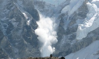 Lavina u francuskim Pirinejima usmrtila jednog skijaša, još 3 povrijeđena