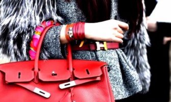 Neodoljive crvene torbe u koje ćete se zaljubiti ove sezone (FOTO)