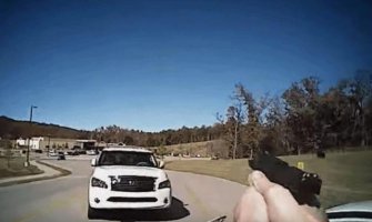Policajac zamalo poginuo zaustavljajući ukradeno vozilo(VIDEO)