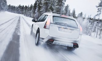 Vožnja po snijegu: Šta raditi, šta ne raditi