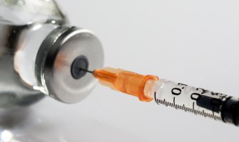 Njemački virusolog: Koronavirus nas neće napustiti, moraćemo da se vakcinišemo i sledeće godine
