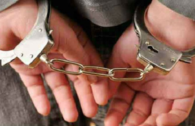 Zbog obijanja poslovnice u Baru uhapšena jedna osoba