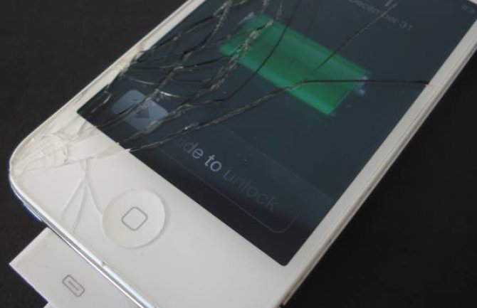 Apple za zamjenu prihvata i oštećene telefone