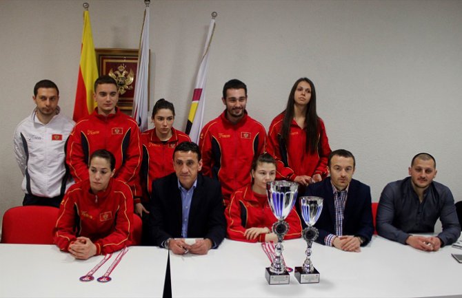 Karate reprezentacija CG osvojila sedam medalja na Balkanskom prvenstvu u Istanbulu
