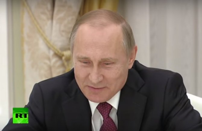  Putin Keriju: Jesi donio pare?(VIDEO)