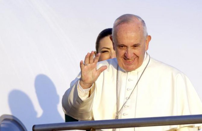 Papa Franja uveo četvrti kriterijum za sveca