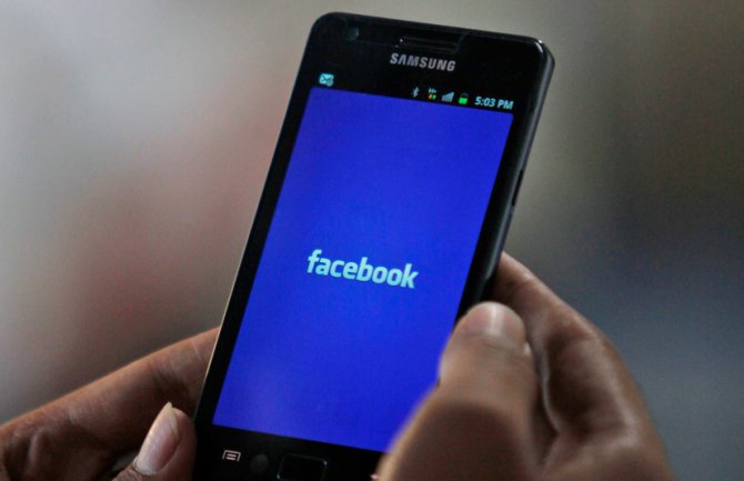 Telefoni sa Facebook aplikacijom prisluškuju sve oko sebe