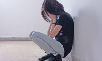 Uhapšen doktor zbog seksualnog uznemiravanja i zlostavljanja 13-godišnjakinje