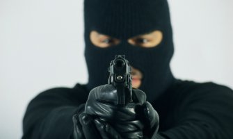 Berane: Maskiran uz prijetnju pištoljem opljačkao kladionicu, ubrzo uhapšen
