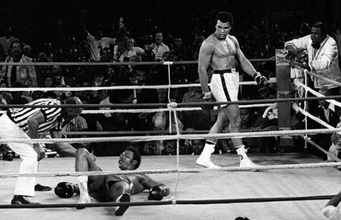 Preminuo Muhamed Ali, legenda boksa
