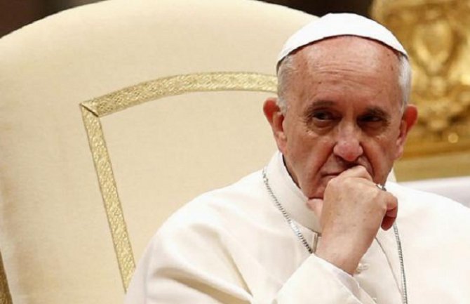 Papa: Čovječanstvo rizikuje samoubistvo 
