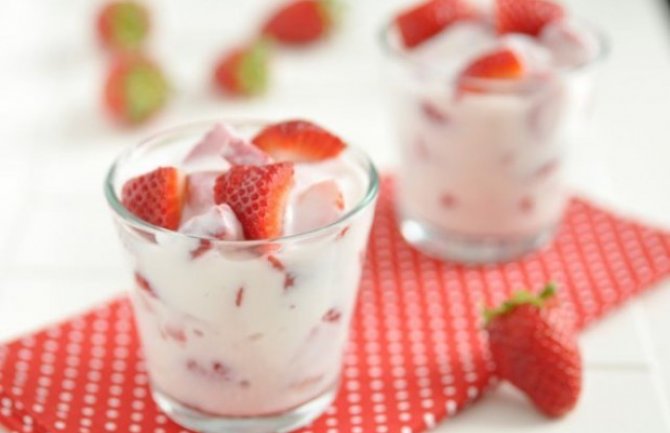 Evo zbog čega treba da izbjegavate voćni jogurt