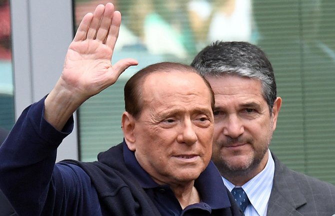 Silvio Berluskoni: Odlazak milijardera koji je obilježio jedno poglavlje u Italiji