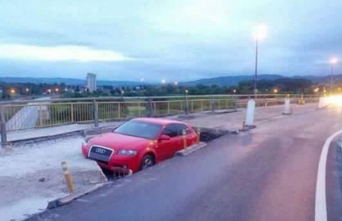 Požega: Audi propao kroz nadvožnjak (FOTO)