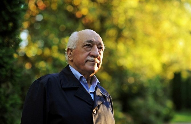 Čavušoglu: Za 10 dana zahtjev za izručenje Gulena