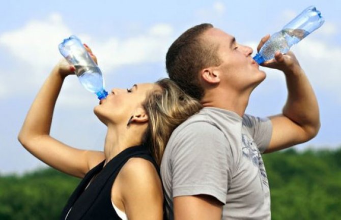 Opasno po zdravlje: Ako vidite ovaj znak na flaši vode obavezno je bacite