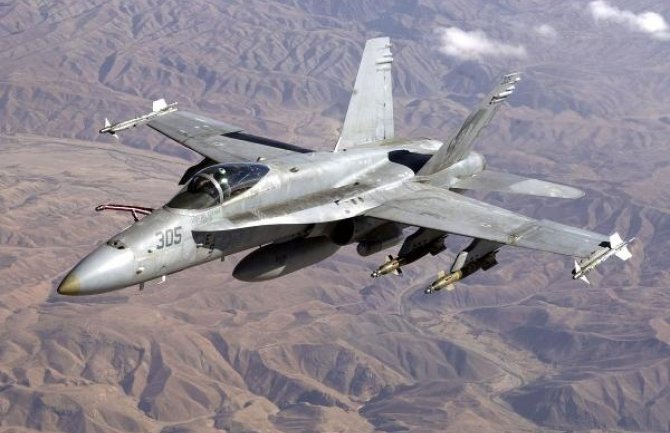 Američka vojska oborila sirijski borbeni avion