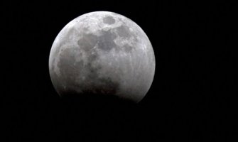 Stručnjaci: Mjesec će u jednom trenutku udariti u Zemlju