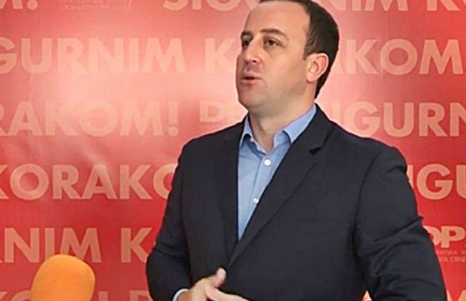 Nikolić: Krivokapić se sam odao da je bio uključen u zavjeru protiv CG