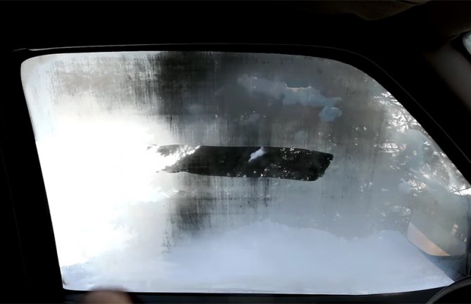Trik da stakla u autu nikad ne magle(VIDEO)