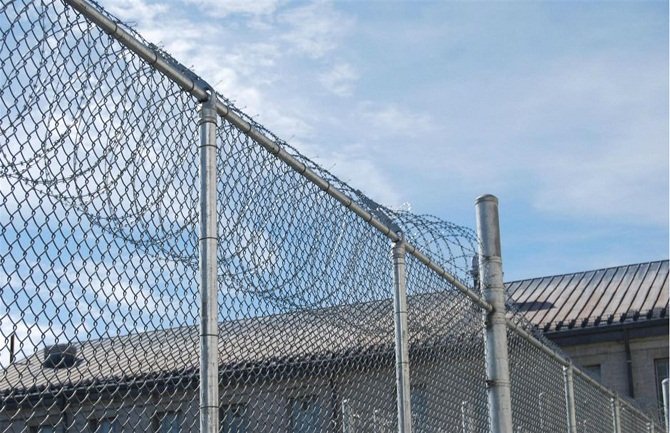 Kanzas: Pobuna u zatvoru, oteto oružje
