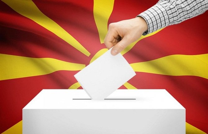 Izbori u Makedoniji protekli mirno, 10 privedenih