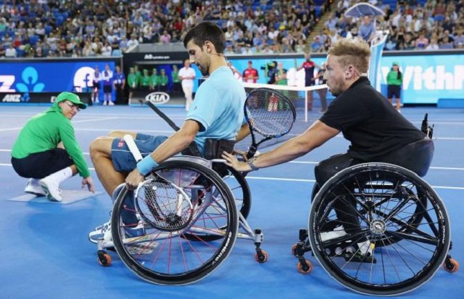Veliki Novak i tenis u invalidskim kolicima (VIDEO)