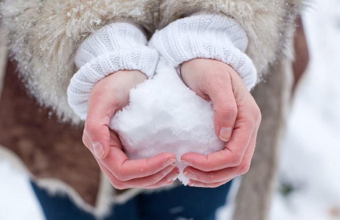 Evo zbog čega su ženske ruke u zimskim danima hladnije od muških