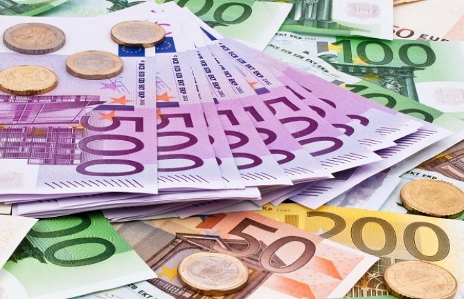 Policajac vratio banci 1.000 eura koje su mu greškom isplatili