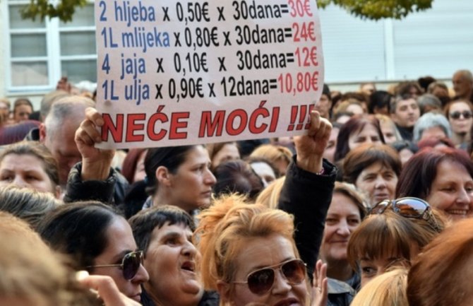 U subotu novi protest majki na mostu na Đurđevića Tari: Pozivaju žene sa sjevera da ih podrže