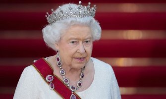 Korona kriza pogodila i kraljicu Elizabetu II: Prodaje svoje čarape da bi pomogla dvoru