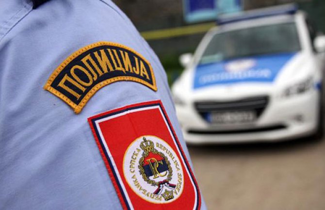 Banjaluka: Djevojka povrijedila policajca, još dva službenika povrijeđena na dužnosti